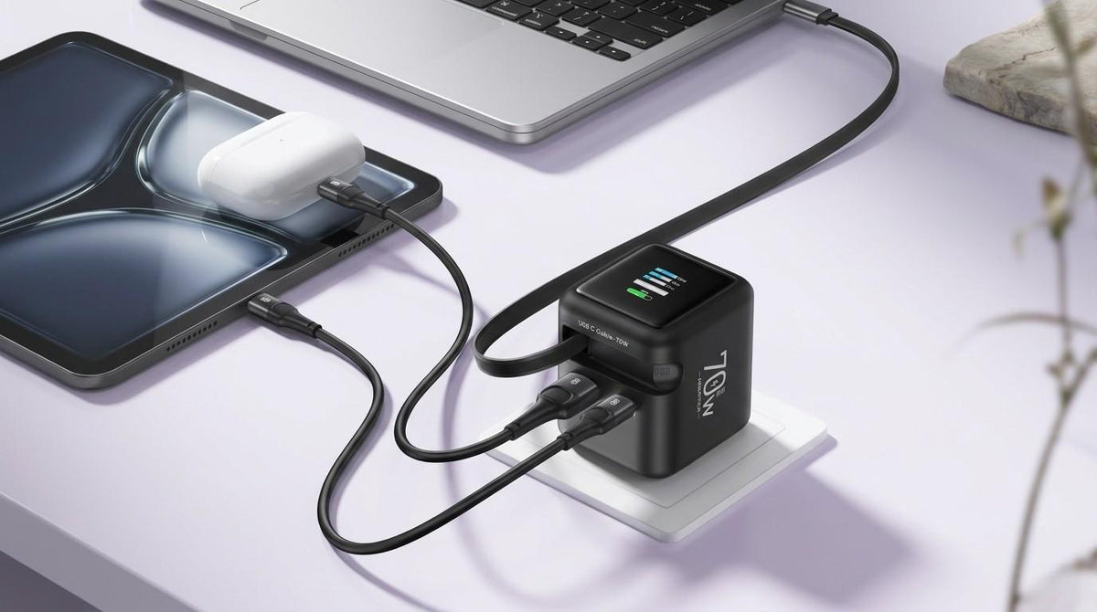 Dreams Setup™ 70W GaN Fast Charger | Retractable Edition