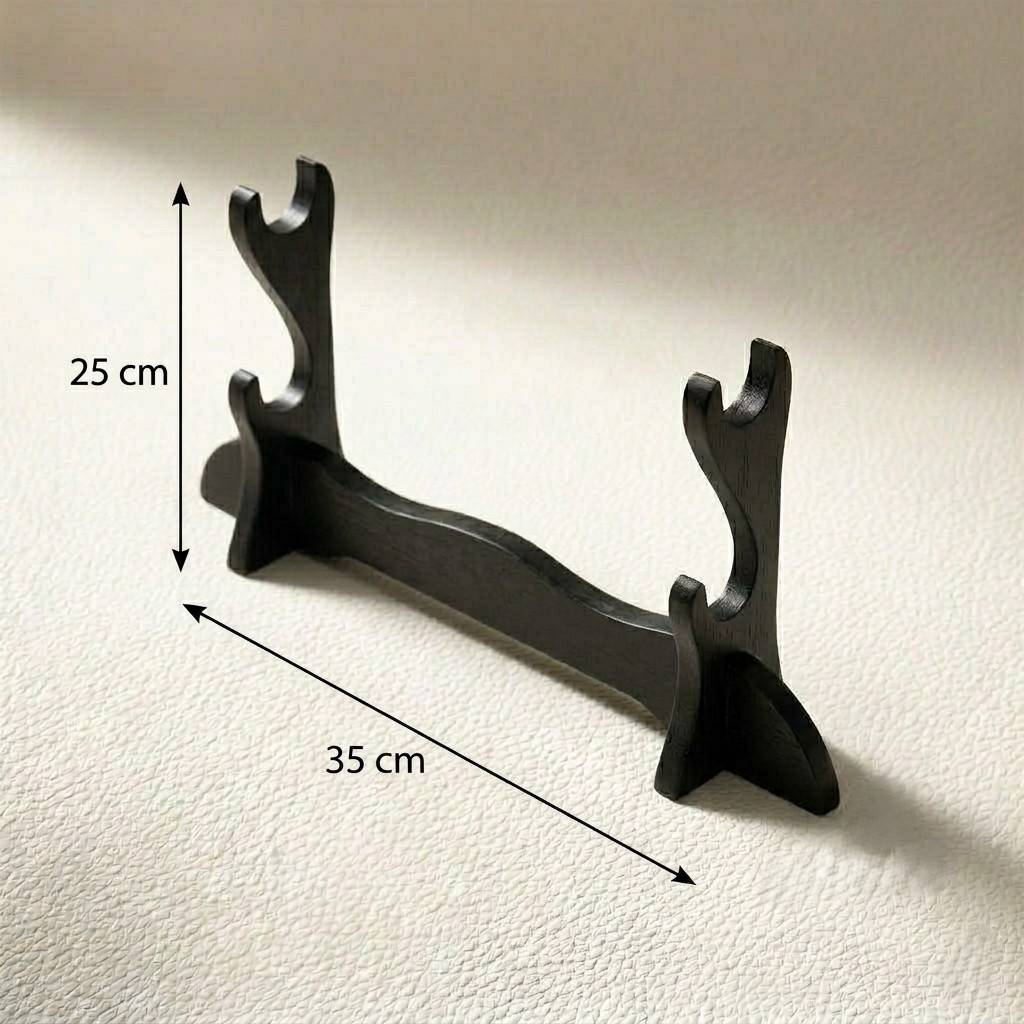 Detailed dimensions of a black wooden katana desk stand, showing 25cm height and 35cm width on a beige textured background from Dreams Setup.